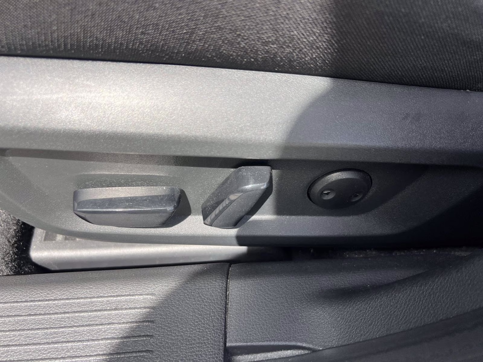 2023 White Nissan Rogue SV AWD SUV