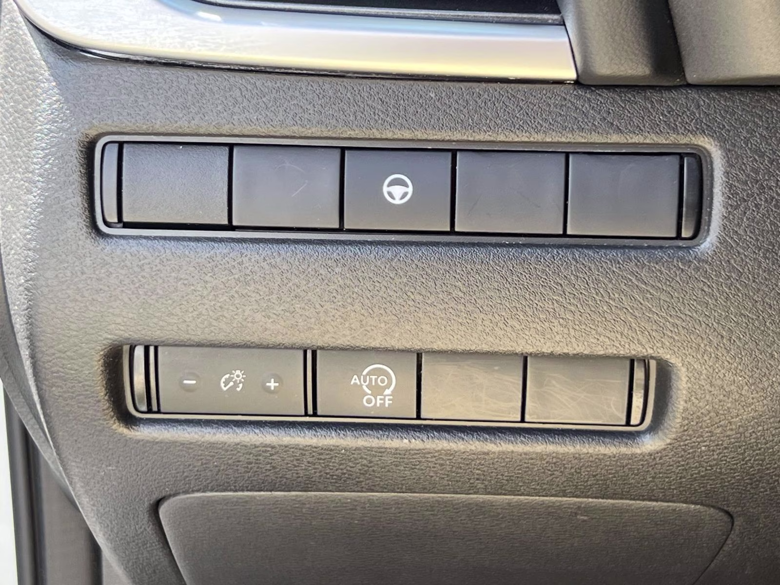 2023 White Nissan Rogue SV AWD SUV