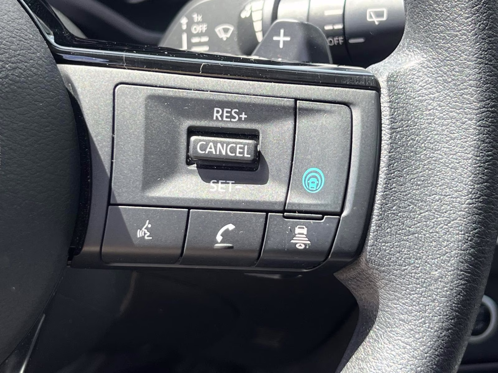 2023 White Nissan Rogue SV AWD SUV