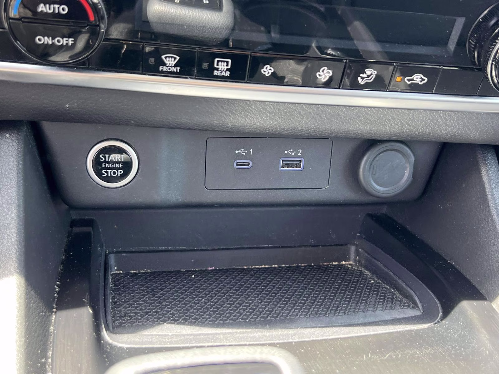2023 White Nissan Rogue SV AWD SUV