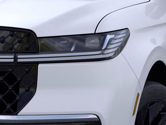 2026 Star White Metallic Tri-Coat Lincoln Navigator Reserve 4X4 SUV