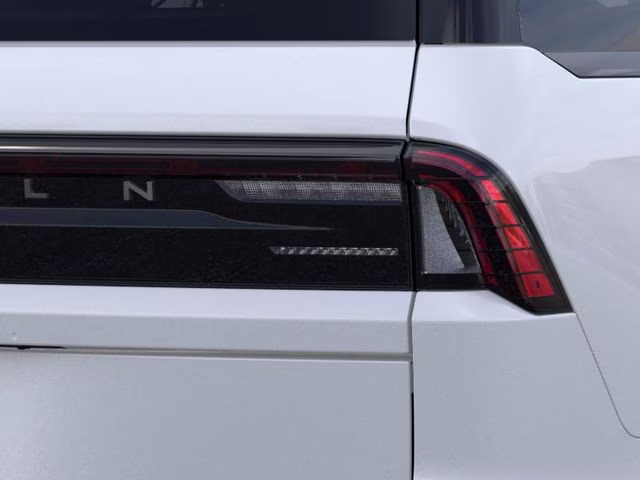 2026 Star White Metallic Tri-Coat Lincoln Navigator Reserve 4X4 SUV