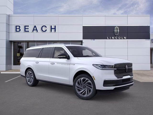 2026 Star White Metallic Tri-Coat Lincoln Navigator L Reserve 4X4 SUV