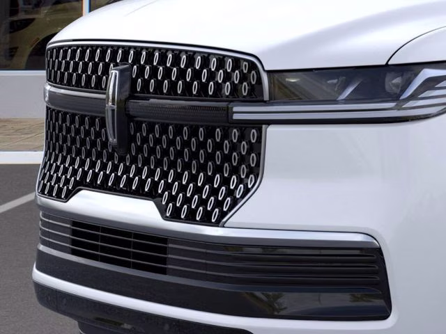 2026 Star White Metallic Tri-Coat Lincoln Navigator L Reserve 4X4 SUV