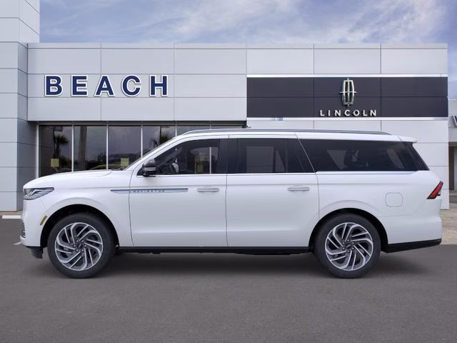 2026 Star White Metallic Tri-Coat Lincoln Navigator L Reserve 4X4 SUV