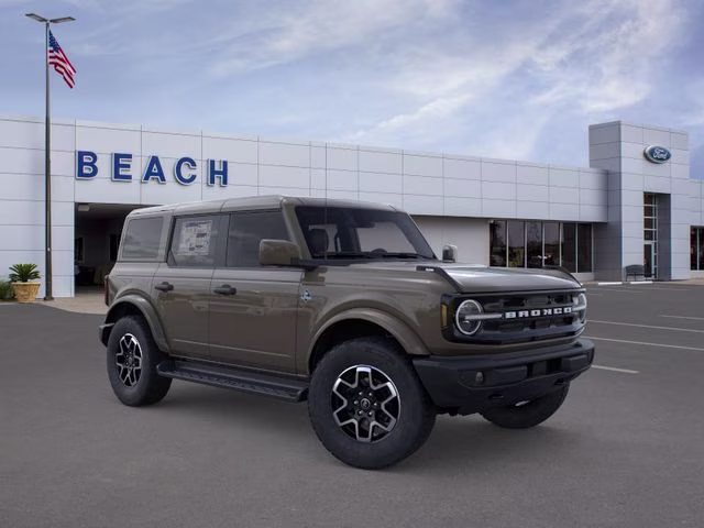 2026 Gray Ford Bronco Outer Banks 4X4 SUV