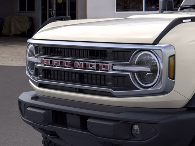 2026 Wimbledon White Ford Bronco Outer Banks 4X4 SUV