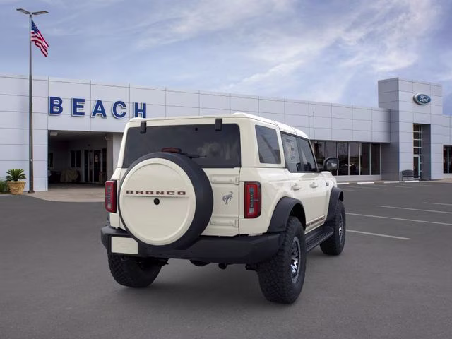 2026 Wimbledon White Ford Bronco Outer Banks 4X4 SUV