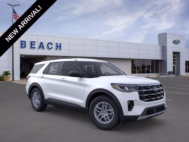 2026 Star White Metallic Tri-Coat Ford Explorer Active RWD SUV