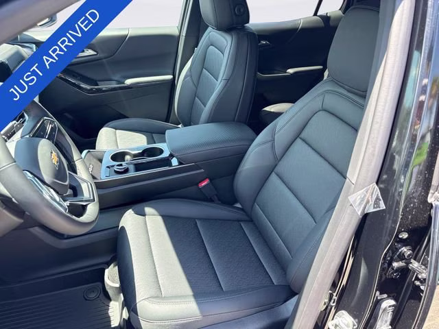 2026 Mosaic Black Metallic Chevrolet Equinox LT FWD SUV