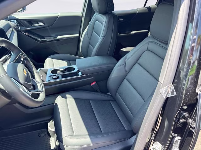 2026 Mosaic Black Metallic Chevrolet Equinox LT FWD SUV