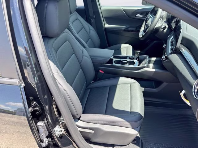 2026 Mosaic Black Metallic Chevrolet Equinox LT FWD SUV