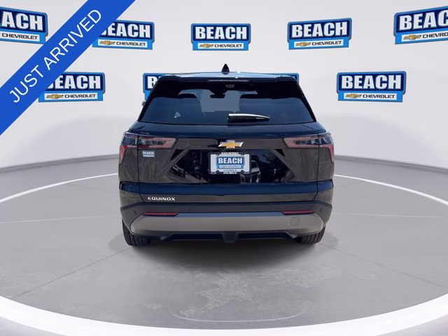 2026 Mosaic Black Metallic Chevrolet Equinox LT FWD SUV