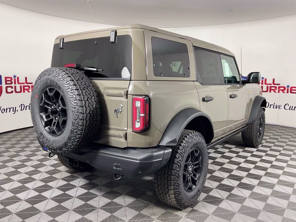 2026 Gray Ford Bronco Badlands 4X4 SUV