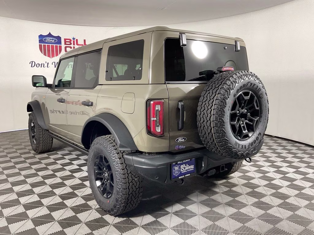2026 Gray Ford Bronco Badlands 4X4 SUV