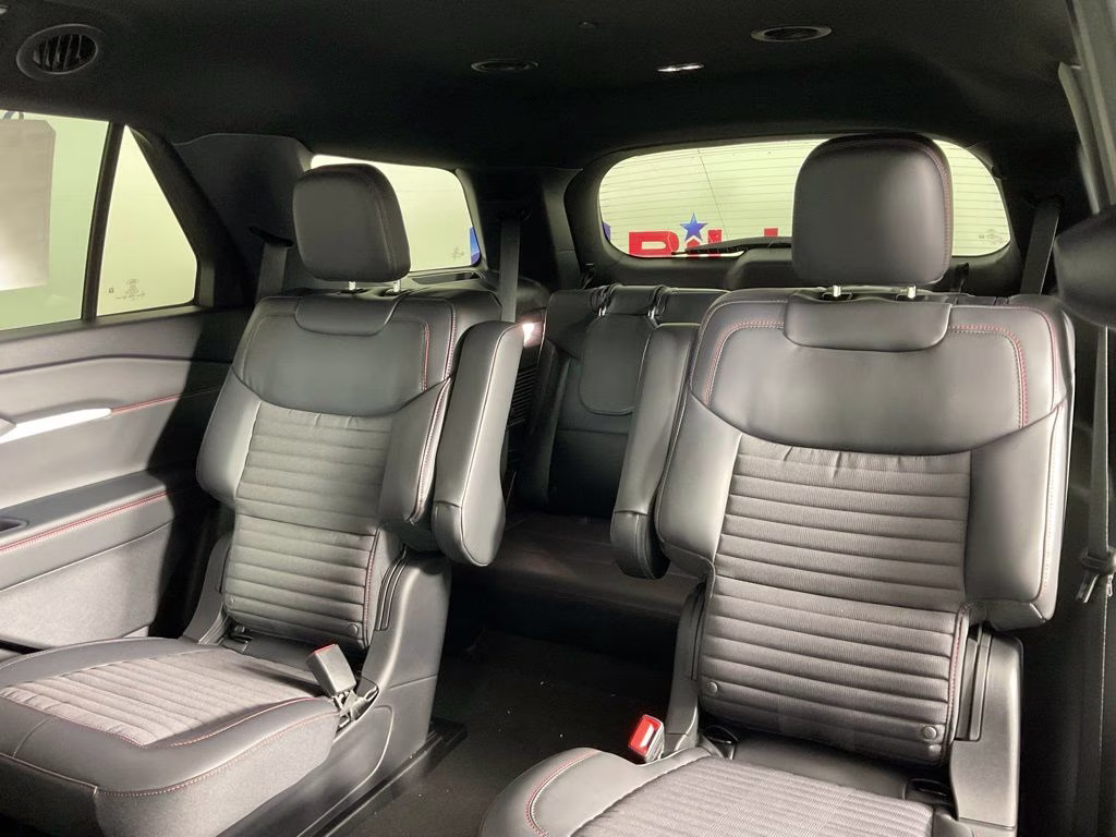 2026 Black Ford Explorer ST-Line RWD SUV