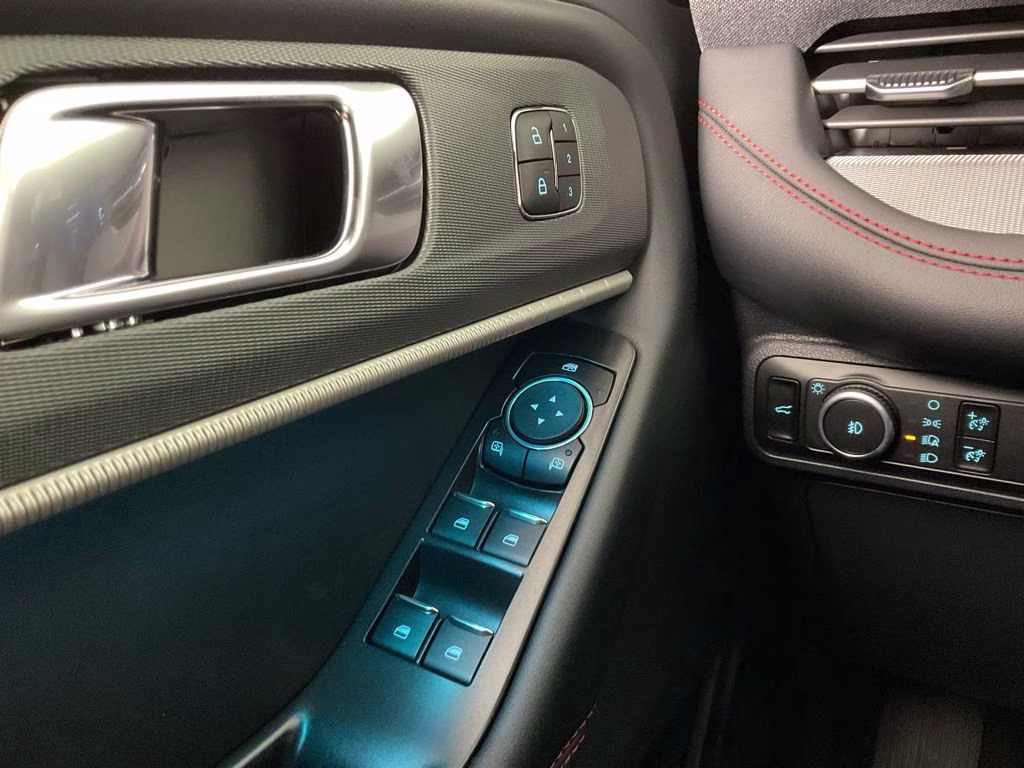 2026 Black Ford Explorer ST-Line RWD SUV