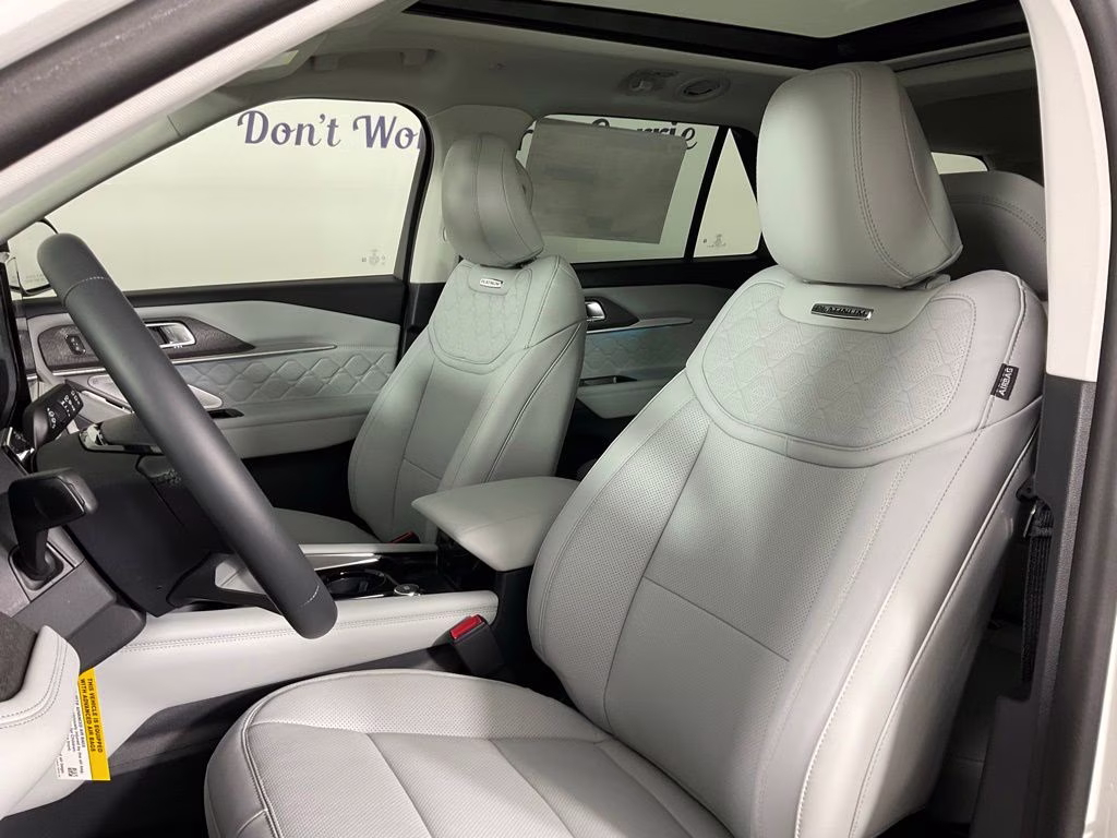 2026 White Ford Explorer Platinum 4X4 SUV
