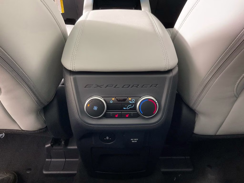 2026 White Ford Explorer Platinum 4X4 SUV