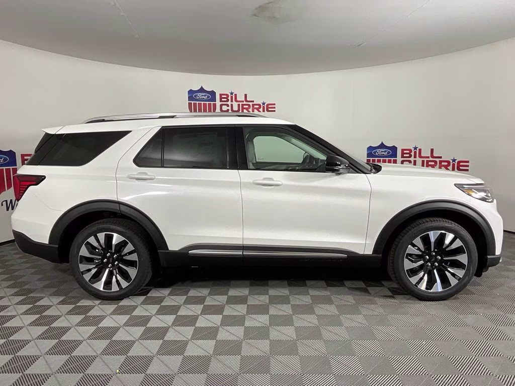 2026 White Ford Explorer Platinum 4X4 SUV