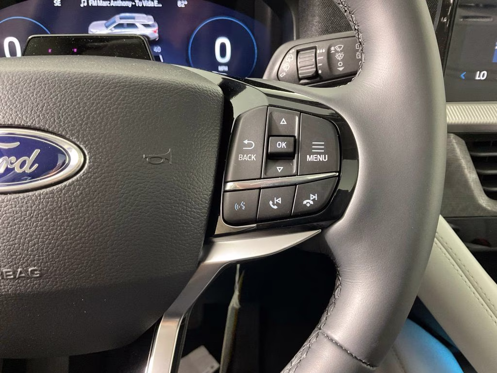 2026 White Ford Explorer Platinum 4X4 SUV