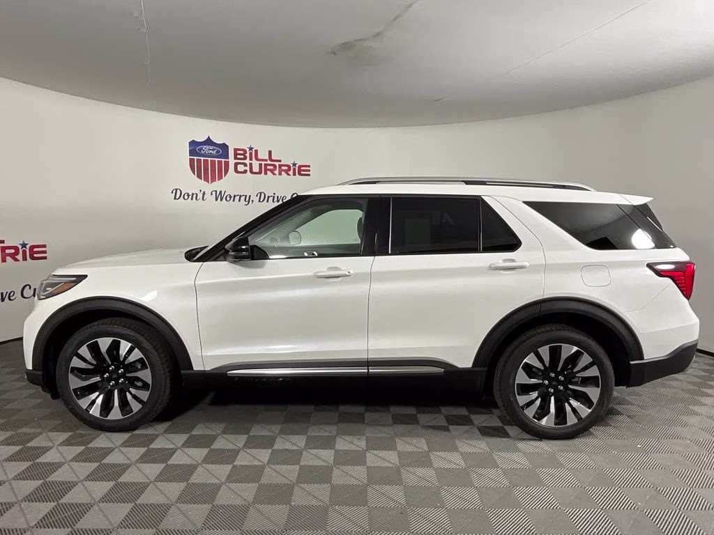 2026 White Ford Explorer Platinum 4X4 SUV