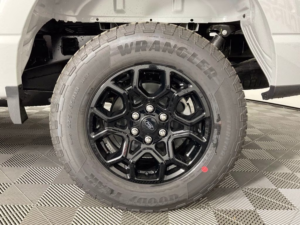 2026 Avalanche Ford F-150 Lariat 4X4 Truck