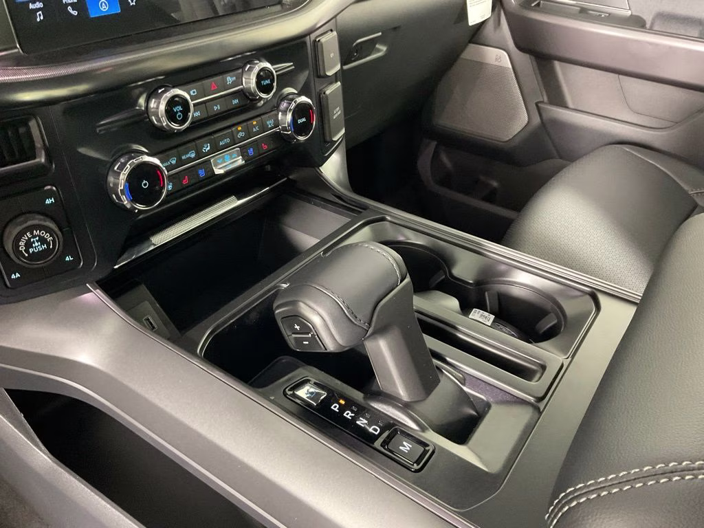 2026 Avalanche Ford F-150 Lariat 4X4 Truck