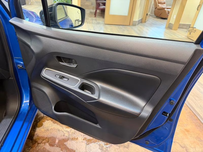 2024 Nissan Versa SR Sedan 4D FWD