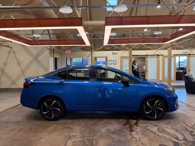 2024 Nissan Versa SR Sedan 4D FWD