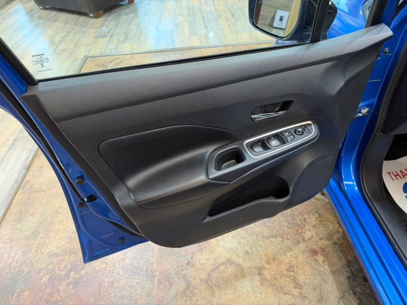 2024 Nissan Versa SR Sedan 4D FWD