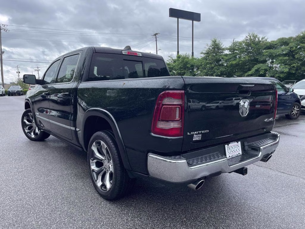 2023 Diamond Black Crystal Pearlcoat Ram 1500 Limited 4X4 Truck