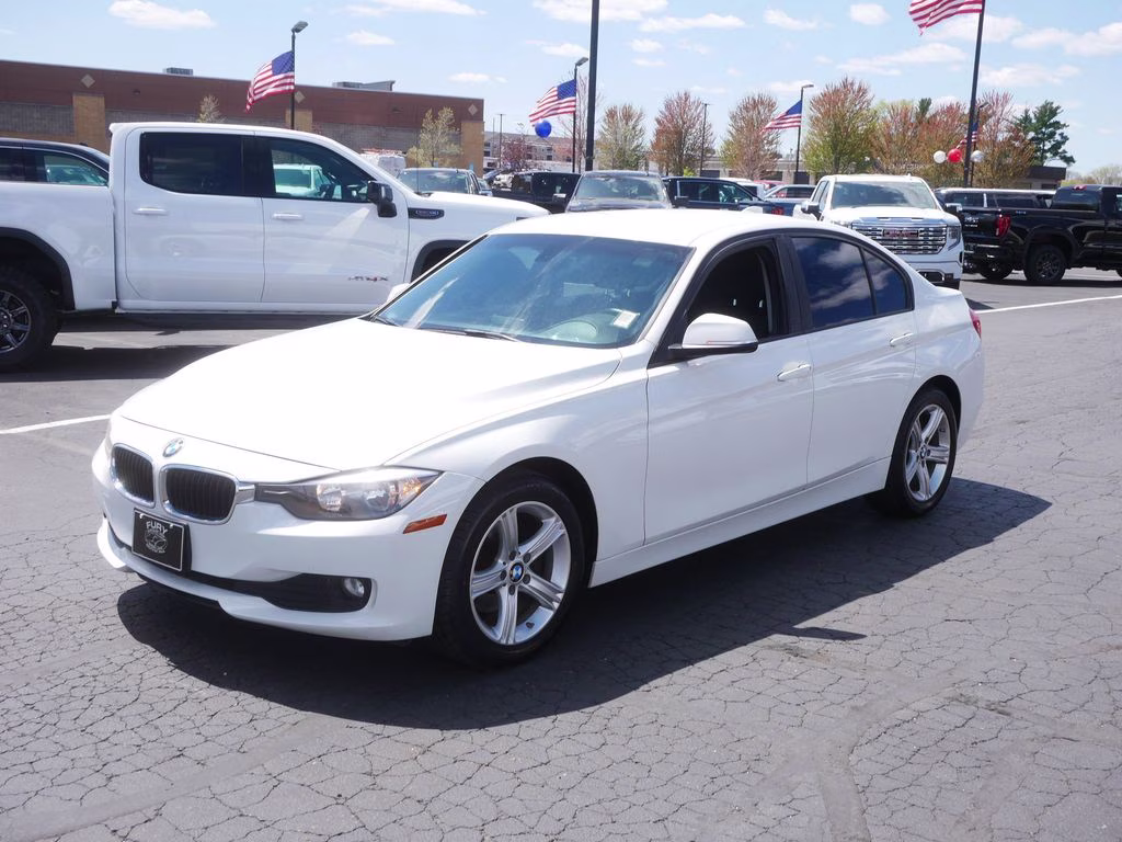 2015 White BMW 3 Series 320i xDrive AWD Sedan