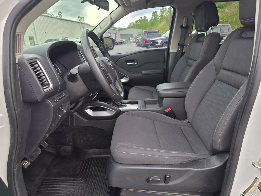 2024 Glacier White Nissan Frontier SV 4X4 Truck