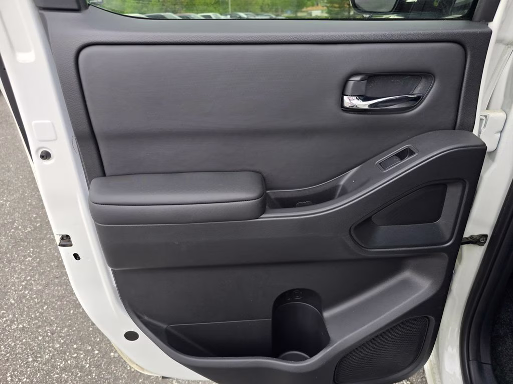 2024 Glacier White Nissan Frontier SV 4X4 Truck