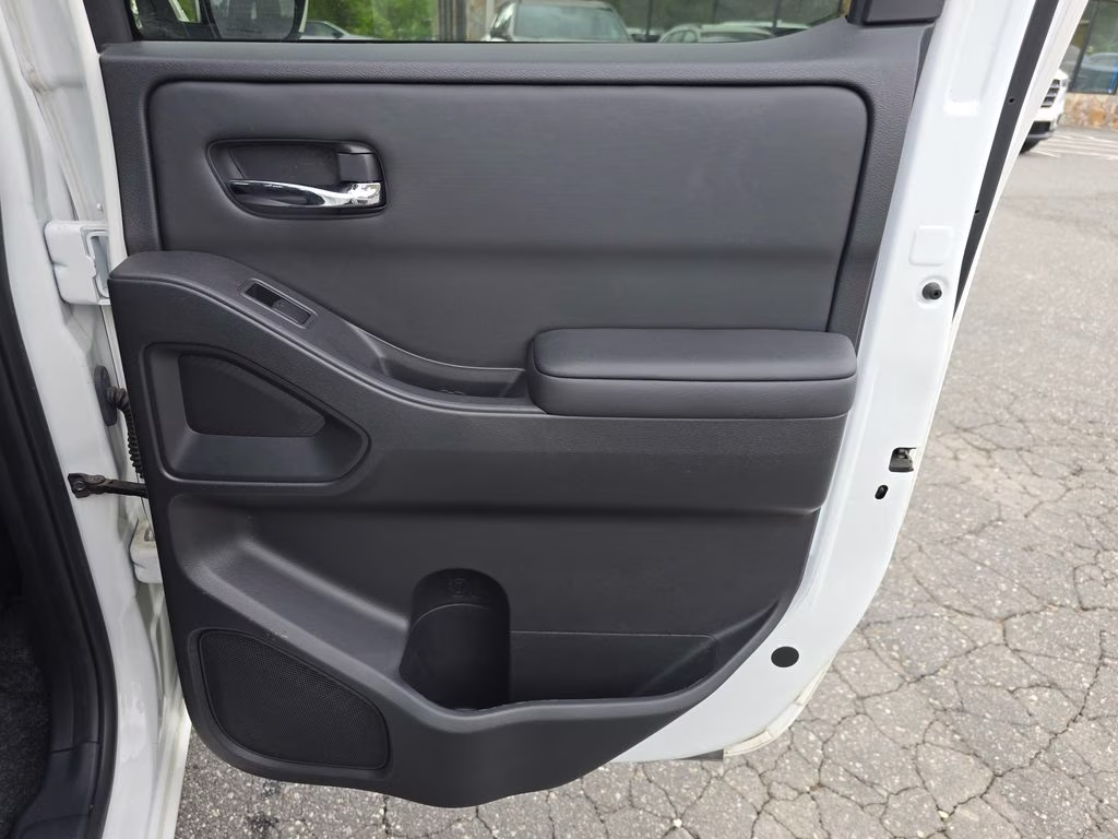 2024 Glacier White Nissan Frontier SV 4X4 Truck