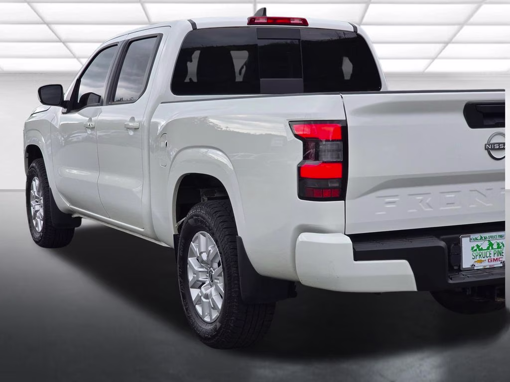 2024 Glacier White Nissan Frontier SV 4X4 Truck