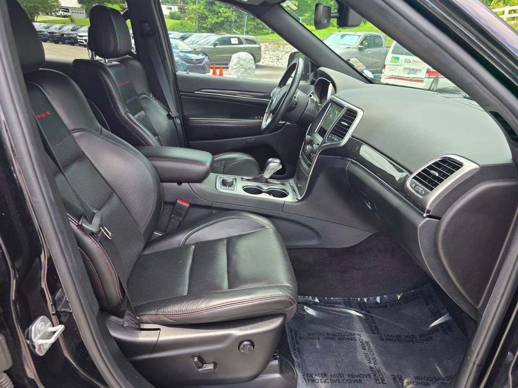 2018 Diamond Black Crystal Pearlcoat Jeep Grand Cherokee Trailhawk 4X4 SUV