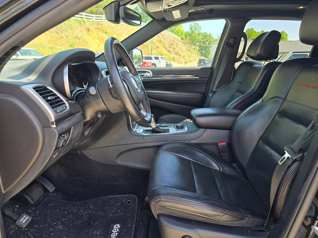 2018 Diamond Black Crystal Pearlcoat Jeep Grand Cherokee Trailhawk 4X4 SUV