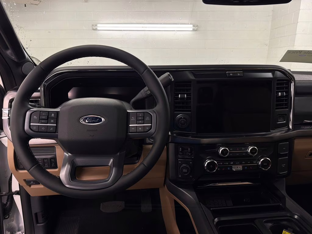 2026 STAR WHITE Ford Super Duty F-250 SRW Lariat 4X4 Truck