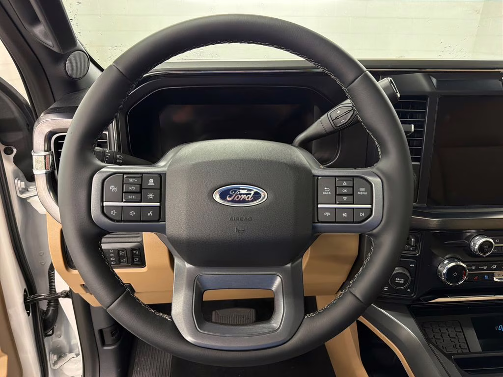 2026 STAR WHITE Ford Super Duty F-250 SRW Lariat 4X4 Truck