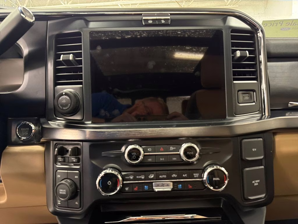 2026 STAR WHITE Ford Super Duty F-250 SRW Lariat 4X4 Truck