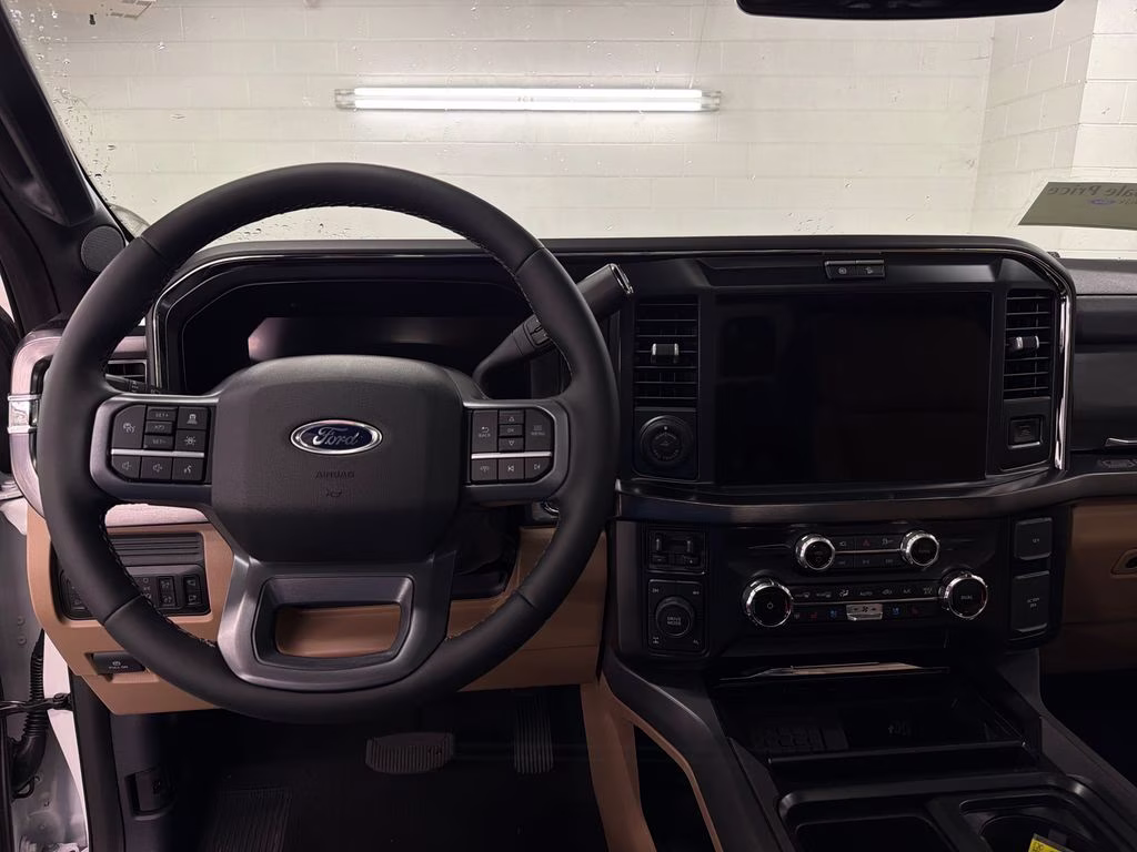 2026 STAR WHITE Ford Super Duty F-250 SRW Lariat 4X4 Truck