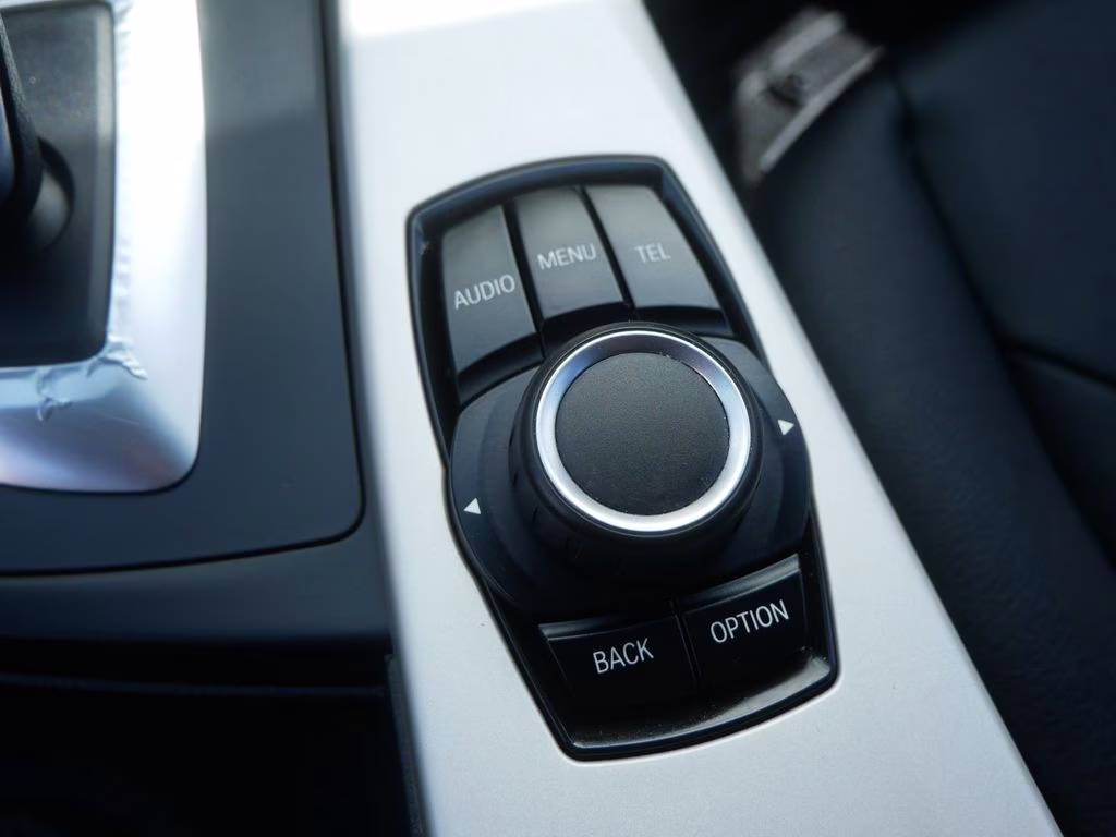2015 White BMW 3 Series 320i xDrive AWD Sedan