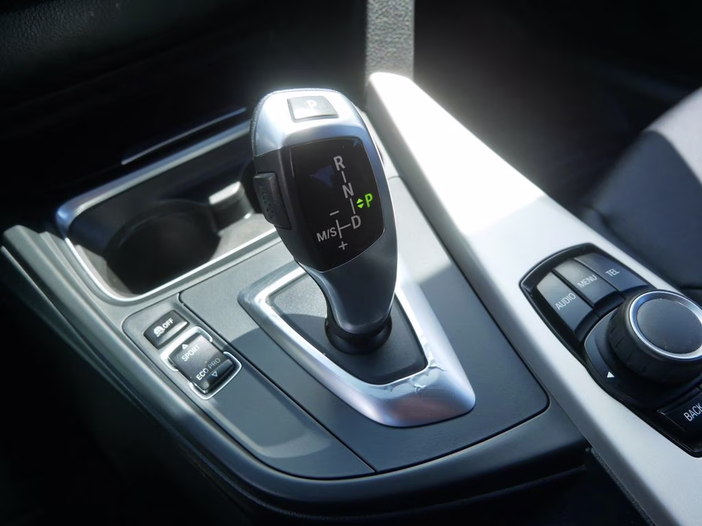 2015 White BMW 3 Series 320i xDrive AWD Sedan