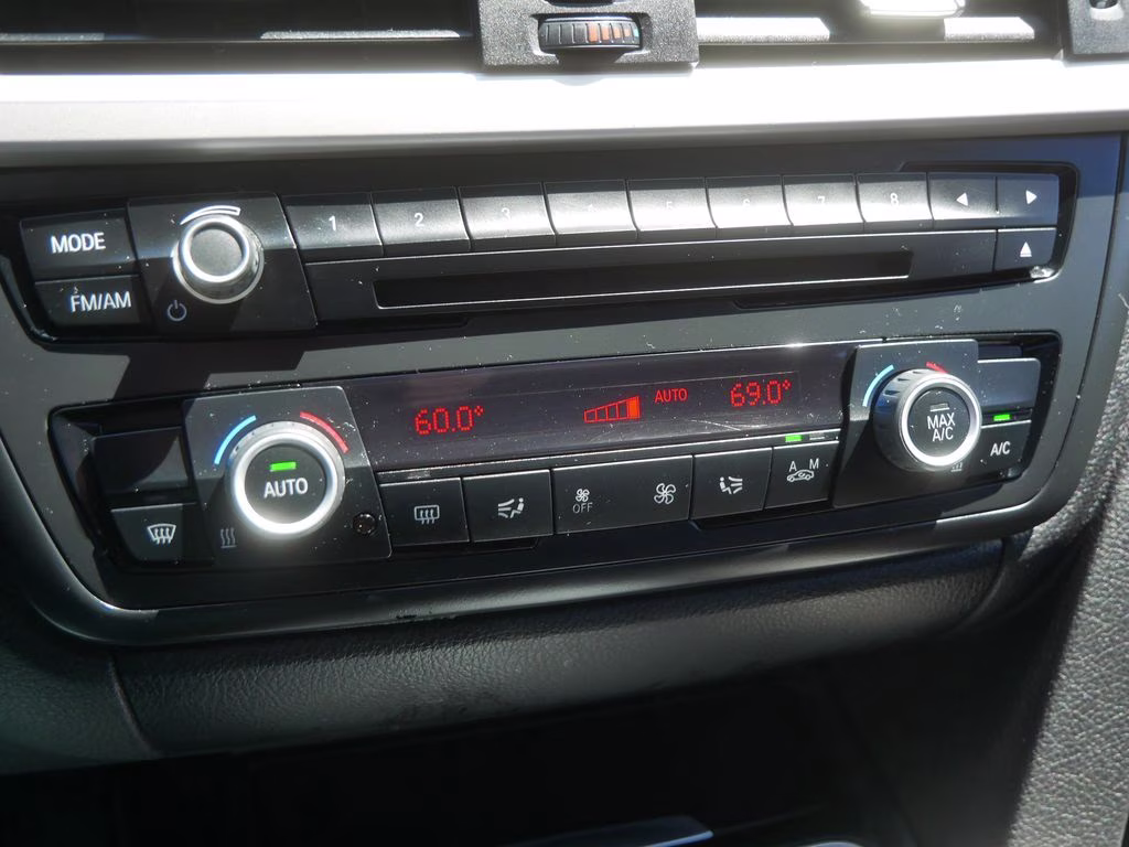 2015 White BMW 3 Series 320i xDrive AWD Sedan