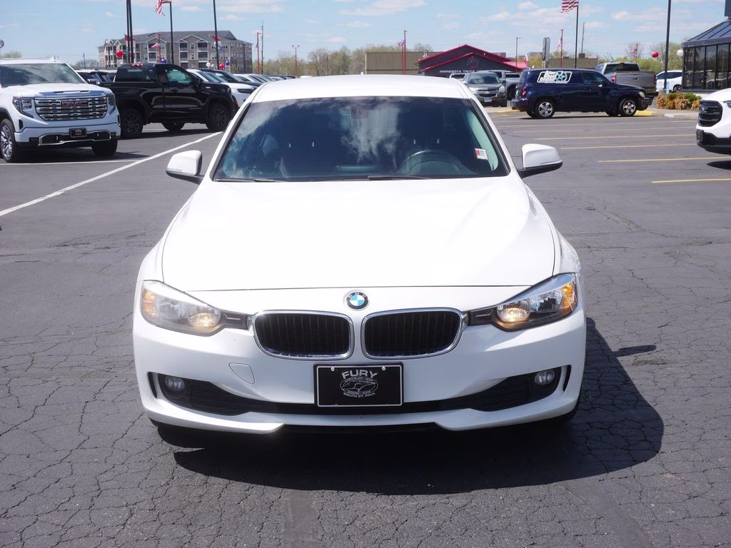 2015 White BMW 3 Series 320i xDrive AWD Sedan