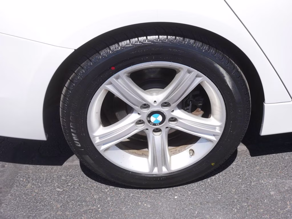 2015 White BMW 3 Series 320i xDrive AWD Sedan
