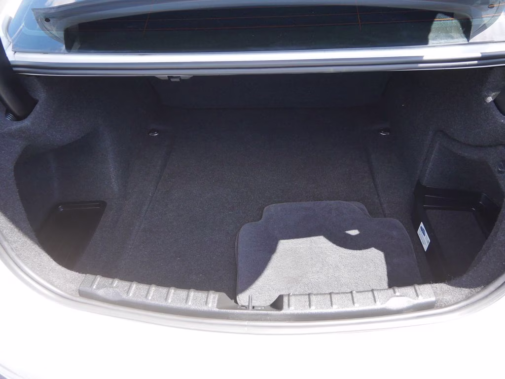 2015 White BMW 3 Series 320i xDrive AWD Sedan