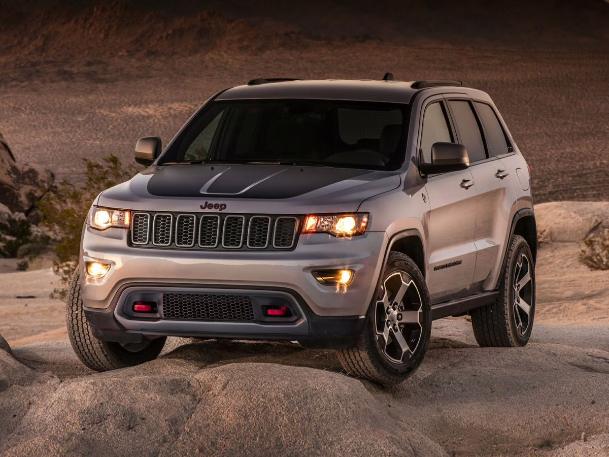 2018 Diamond Black Crystal Pearlcoat Jeep Grand Cherokee Trailhawk 4X4 SUV